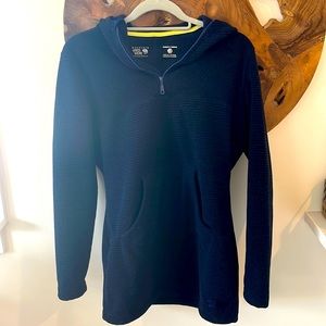 Mountain Hard Ware long fleece Size S Navy blue with black lines